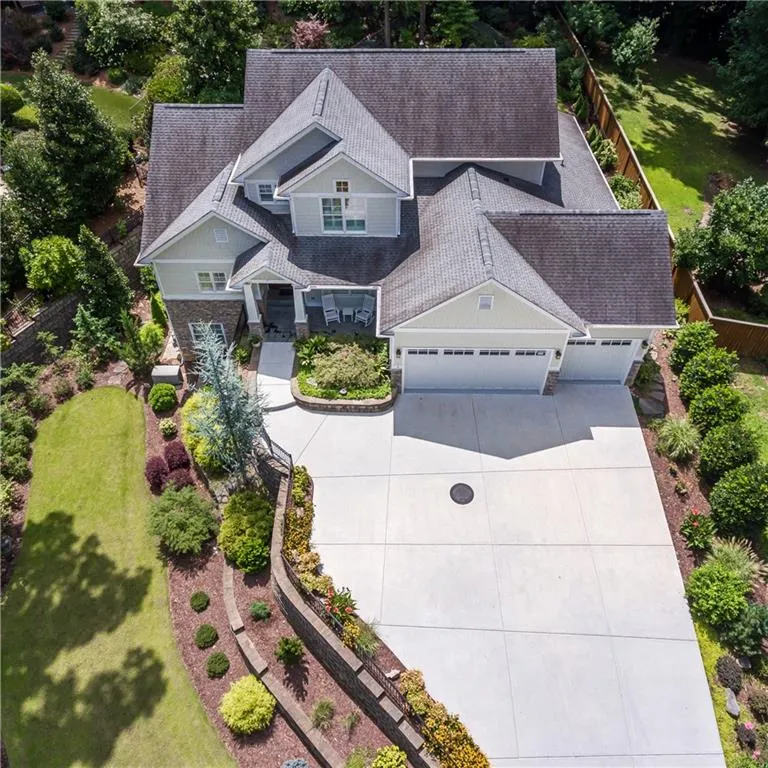 20 Angus Trail, Sandy Springs, Georgia 30328, 5 Bedrooms Bedrooms, ,4 BathroomsBathrooms,Residential,Sold,20 Angus Trail,6732843