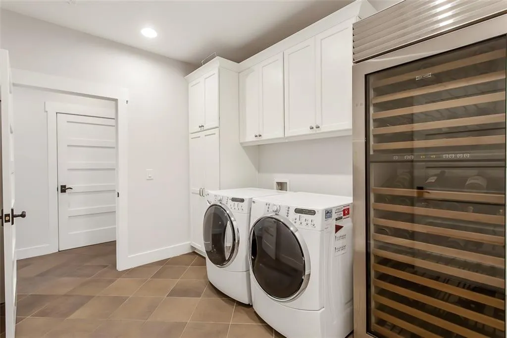 20 Angus Trail, Sandy Springs, Georgia 30328, 5 Bedrooms Bedrooms, ,4 BathroomsBathrooms,Residential,Sold,20 Angus Trail,6732843