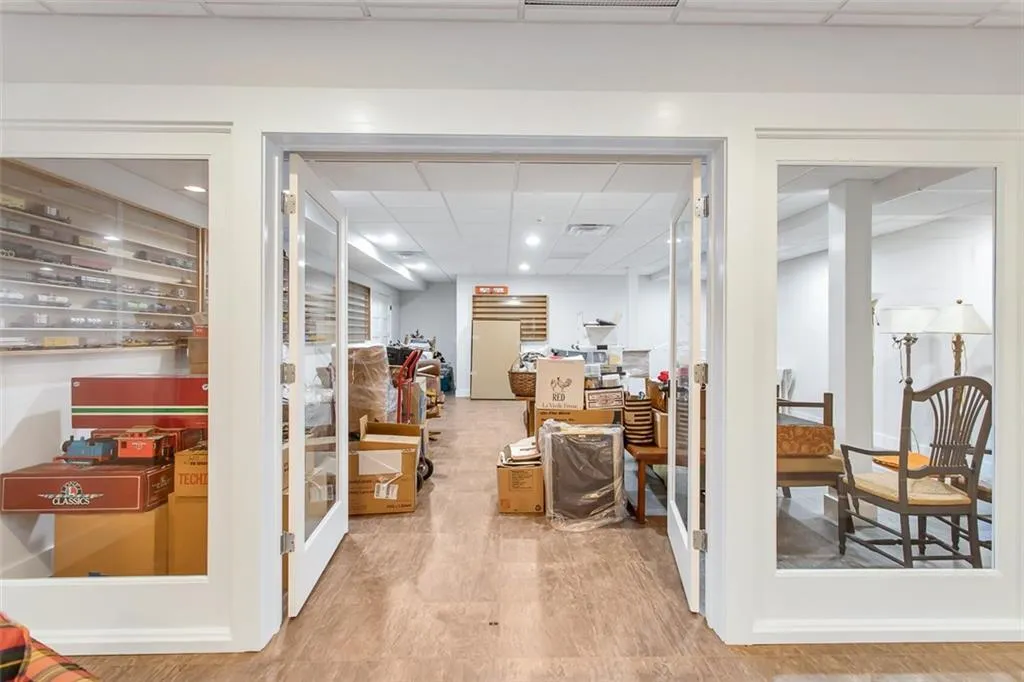 20 Angus Trail, Sandy Springs, Georgia 30328, 5 Bedrooms Bedrooms, ,4 BathroomsBathrooms,Residential,Sold,20 Angus Trail,6732843