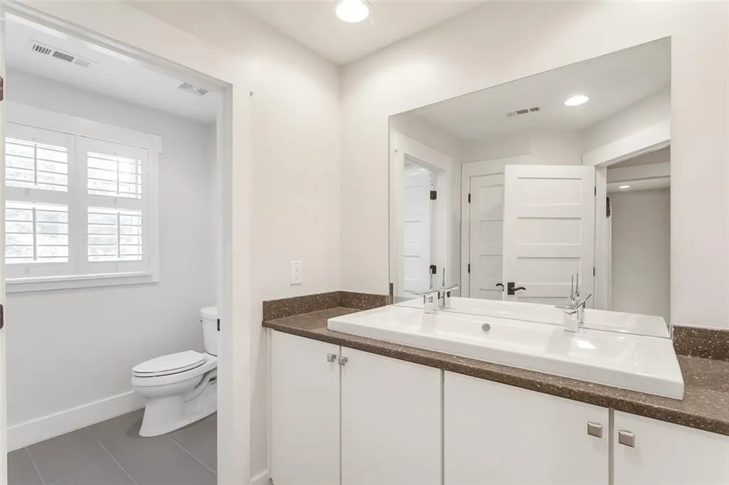 20 Angus Trail, Sandy Springs, Georgia 30328, 5 Bedrooms Bedrooms, ,4 BathroomsBathrooms,Residential,Sold,20 Angus Trail,6732843