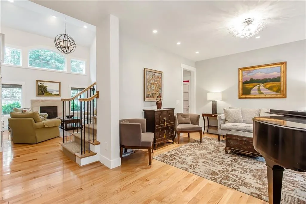 20 Angus Trail, Sandy Springs, Georgia 30328, 5 Bedrooms Bedrooms, ,4 BathroomsBathrooms,Residential,Sold,20 Angus Trail,6732843