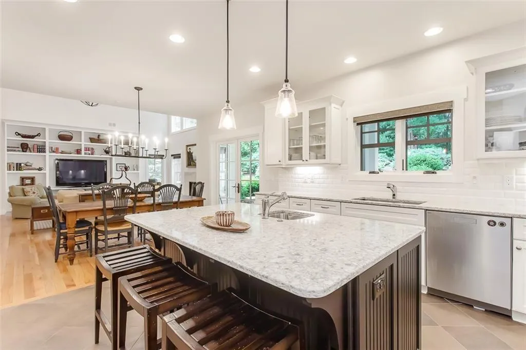 20 Angus Trail, Sandy Springs, Georgia 30328, 5 Bedrooms Bedrooms, ,4 BathroomsBathrooms,Residential,Sold,20 Angus Trail,6732843