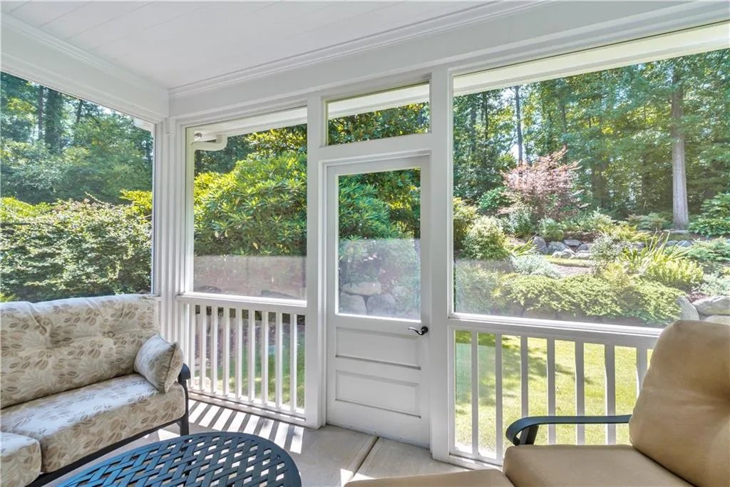 20 Angus Trail, Sandy Springs, Georgia 30328, 5 Bedrooms Bedrooms, ,4 BathroomsBathrooms,Residential,Sold,20 Angus Trail,6732843