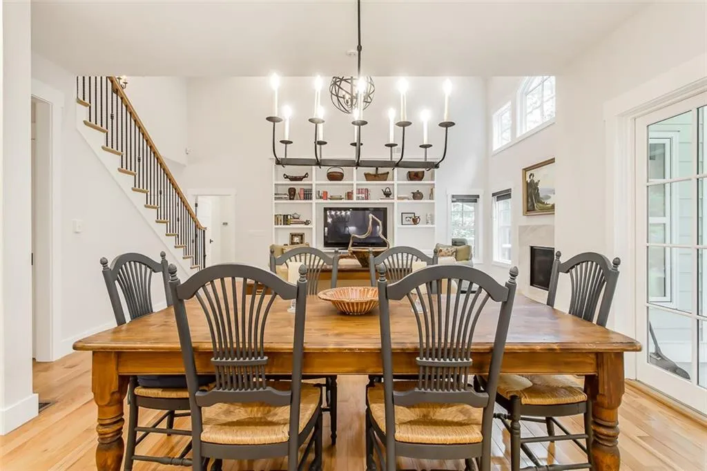 20 Angus Trail, Sandy Springs, Georgia 30328, 5 Bedrooms Bedrooms, ,4 BathroomsBathrooms,Residential,Sold,20 Angus Trail,6732843