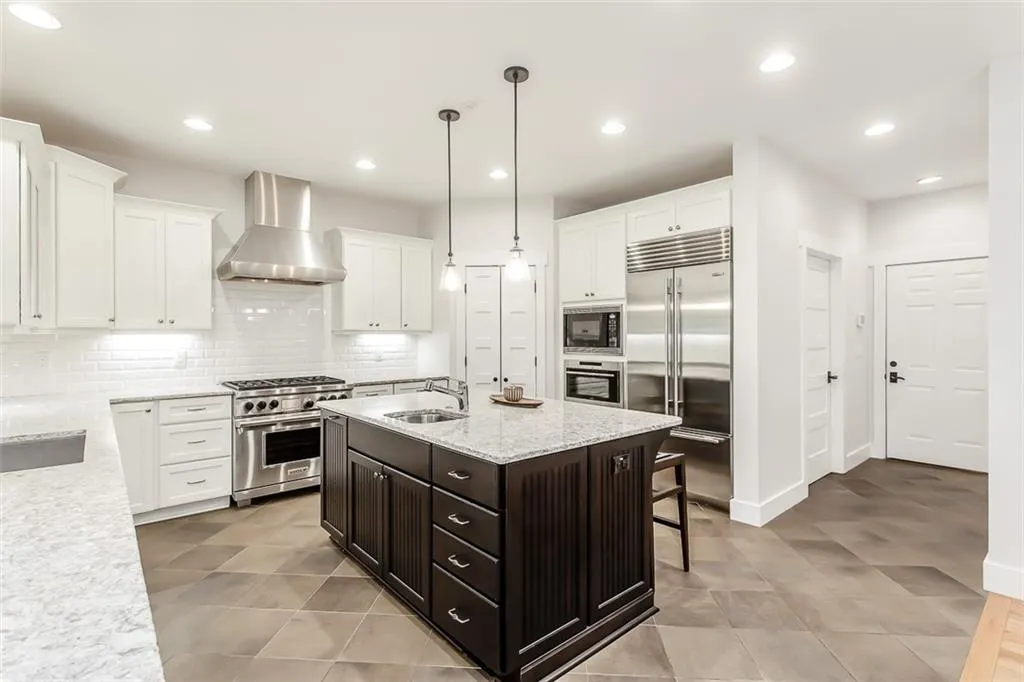 20 Angus Trail, Sandy Springs, Georgia 30328, 5 Bedrooms Bedrooms, ,4 BathroomsBathrooms,Residential,Sold,20 Angus Trail,6732843