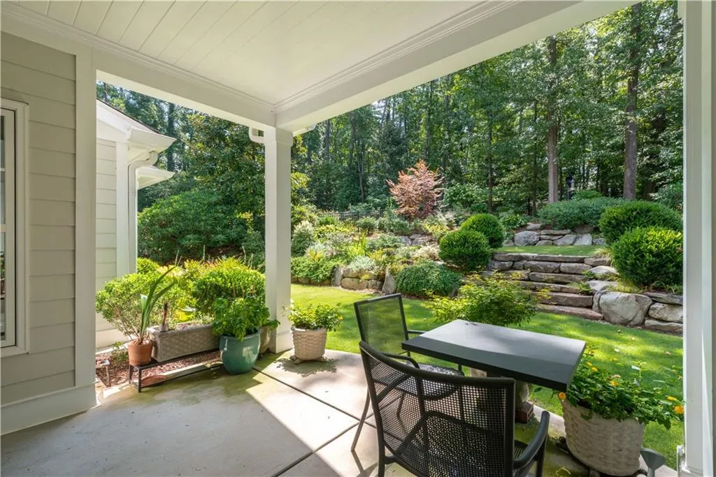 20 Angus Trail, Sandy Springs, Georgia 30328, 5 Bedrooms Bedrooms, ,4 BathroomsBathrooms,Residential,Sold,20 Angus Trail,6732843