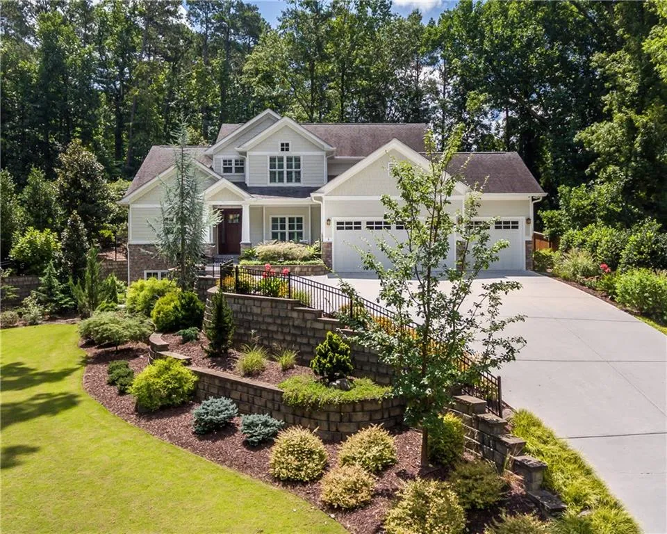 20 Angus Trail, Sandy Springs, Georgia 30328, 5 Bedrooms Bedrooms, ,4 BathroomsBathrooms,Residential,Sold,20 Angus Trail,6732843