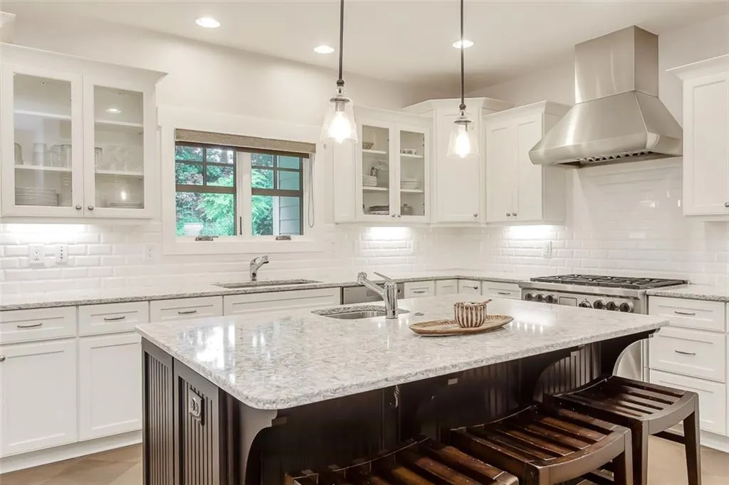 20 Angus Trail, Sandy Springs, Georgia 30328, 5 Bedrooms Bedrooms, ,4 BathroomsBathrooms,Residential,Sold,20 Angus Trail,6732843