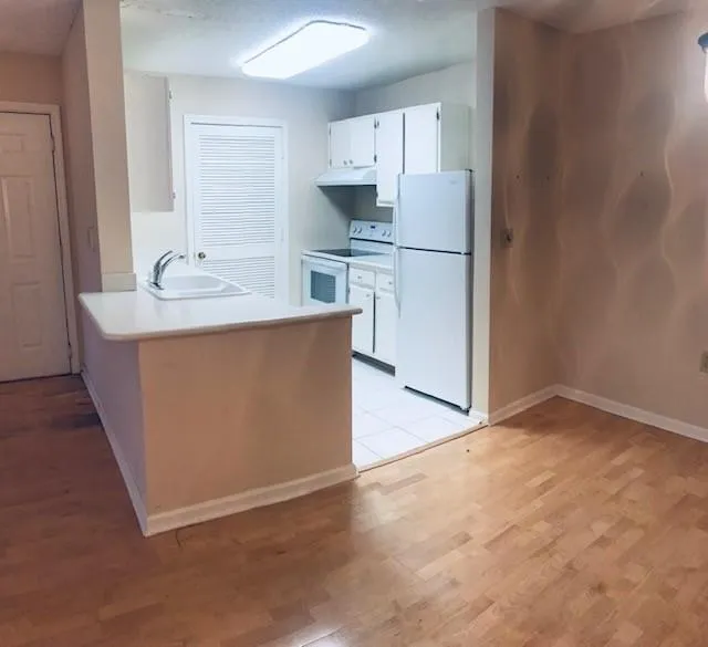 214 Granville Court, Sandy Springs, Georgia 30328, 1 Bedroom Bedrooms, ,1 BathroomBathrooms,Residential,Sold,214 Granville Court,6814387 214 Granville Court, Sandy Springs, Georgia 30328, 1 Bedroom Bedrooms, ,1 BathroomBathrooms,Residential,Sold,214 Granville Court,6814387