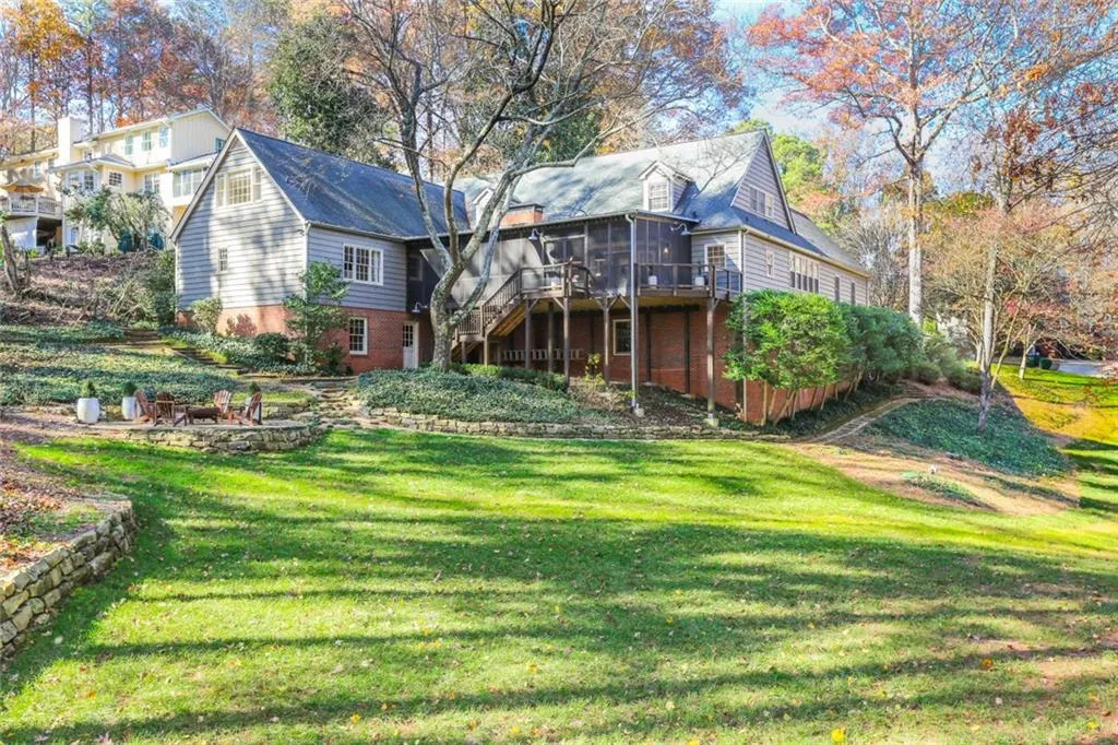 9230 Huntcliff Trace, Sandy Springs, Georgia 30350, 5 Bedrooms Bedrooms, ,5 BathroomsBathrooms,Residential,Sold,9230 Huntcliff Trace,5938506