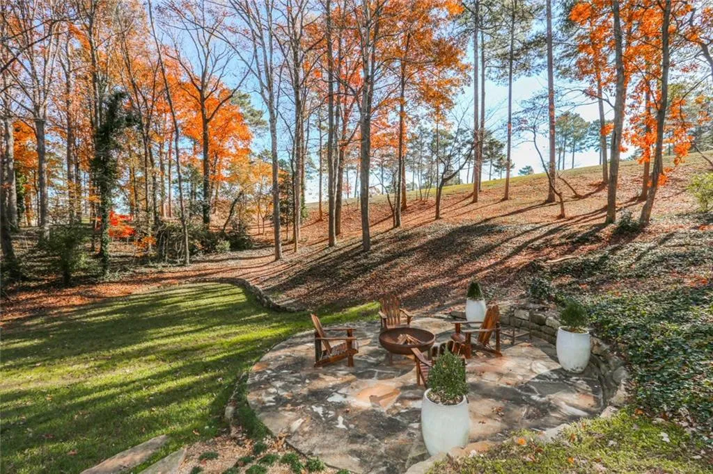 9230 Huntcliff Trace, Sandy Springs, Georgia 30350, 5 Bedrooms Bedrooms, ,5 BathroomsBathrooms,Residential,Sold,9230 Huntcliff Trace,5938506