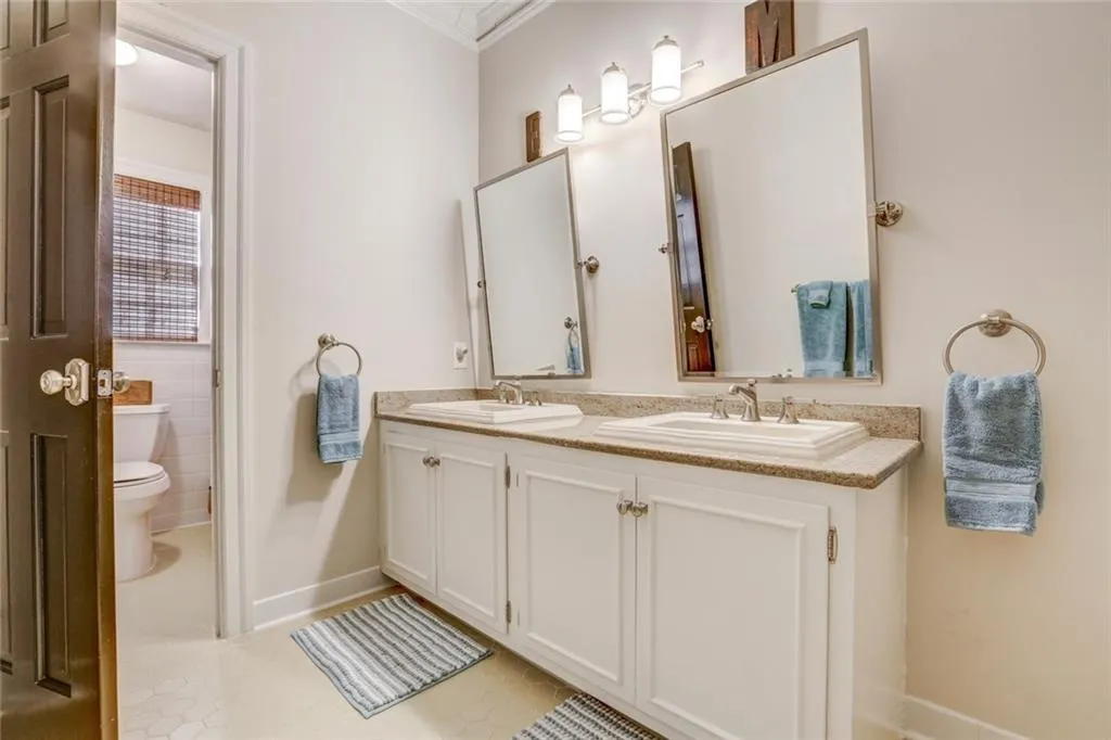 9230 Huntcliff Trace, Sandy Springs, Georgia 30350, 5 Bedrooms Bedrooms, ,5 BathroomsBathrooms,Residential,Sold,9230 Huntcliff Trace,5938506