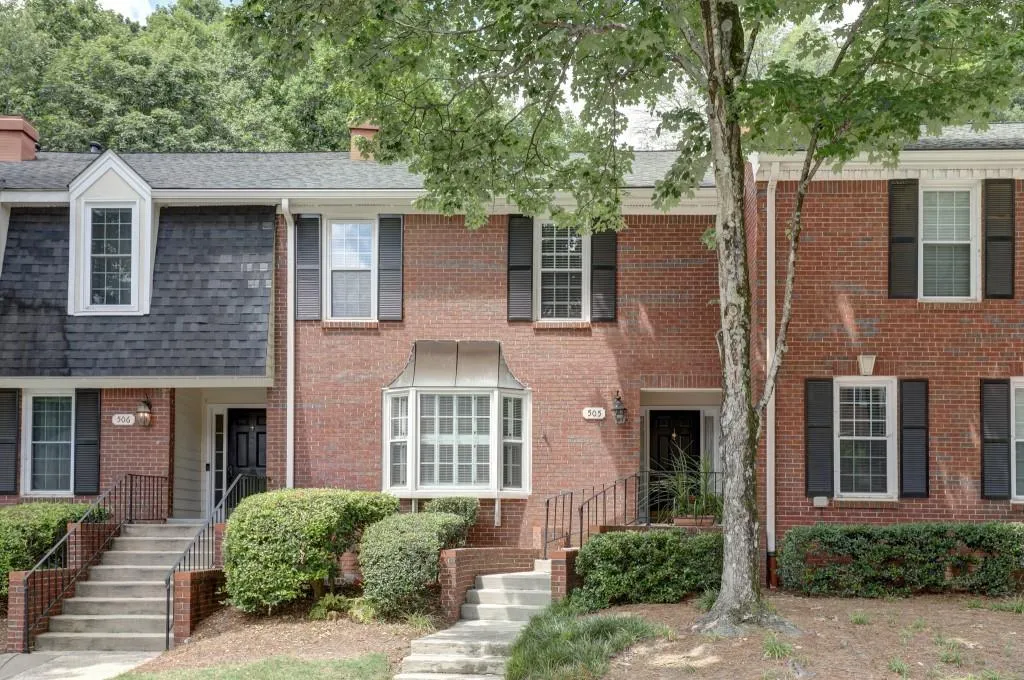 505 Dunwoody Chace, Atlanta, Georgia 30328, 3 Bedrooms Bedrooms, ,3 BathroomsBathrooms,Residential,Sold,505 Dunwoody Chace,6750636