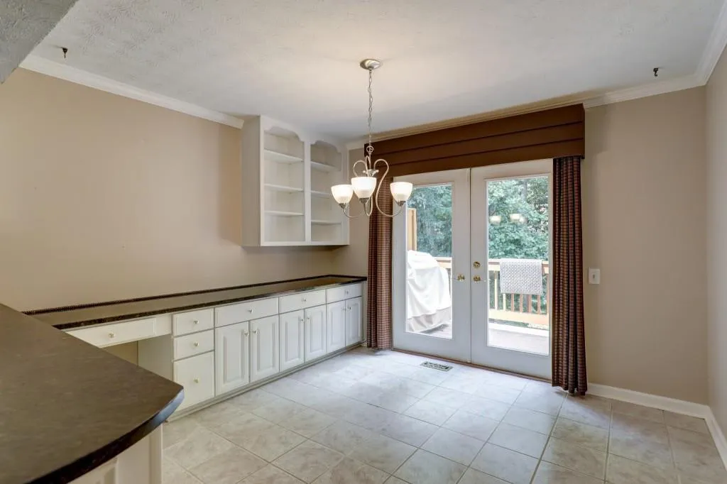 505 Dunwoody Chace, Atlanta, Georgia 30328, 3 Bedrooms Bedrooms, ,3 BathroomsBathrooms,Residential,Sold,505 Dunwoody Chace,6750636