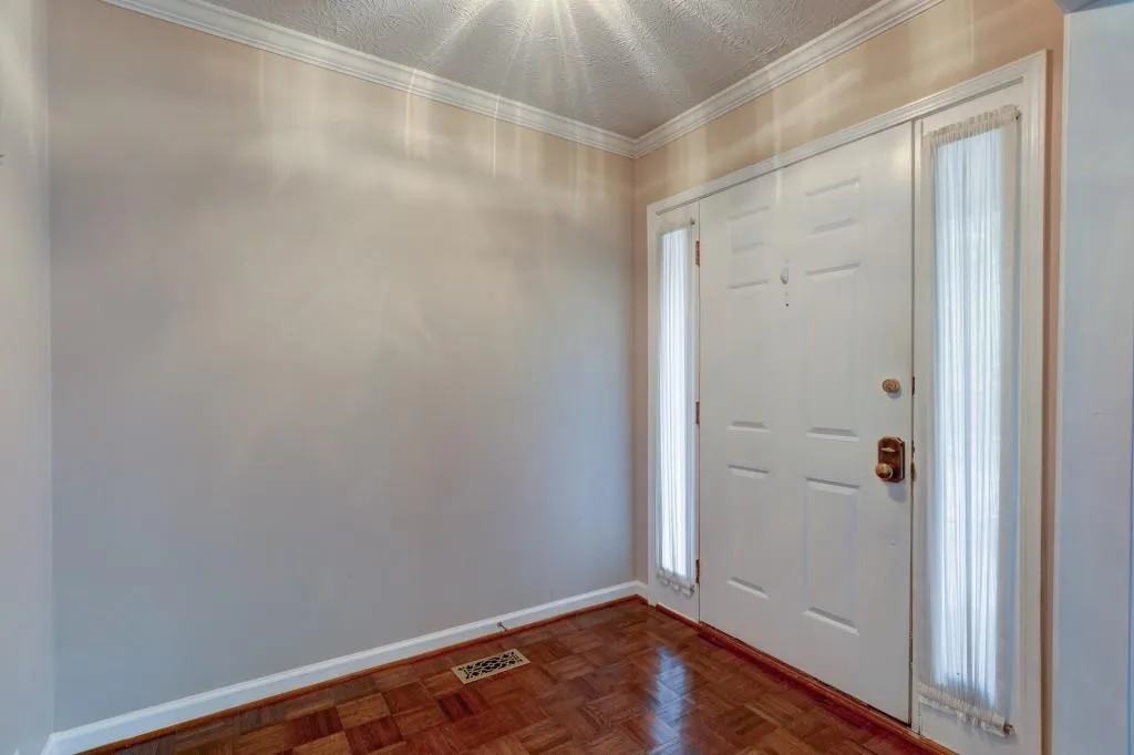 505 Dunwoody Chace, Atlanta, Georgia 30328, 3 Bedrooms Bedrooms, ,3 BathroomsBathrooms,Residential,Sold,505 Dunwoody Chace,6750636