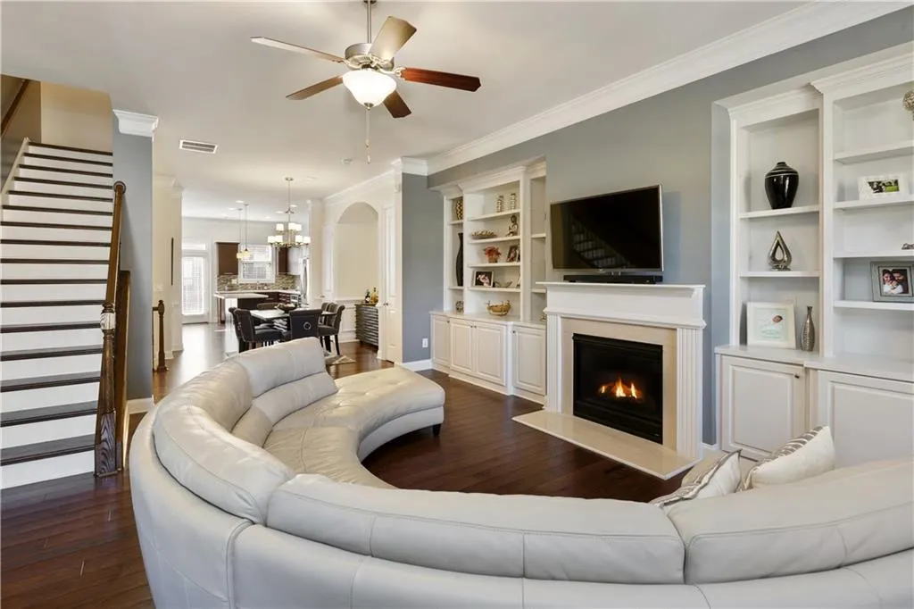 306 Alderwood Lane, Sandy Springs, Georgia 30328, 3 Bedrooms Bedrooms, ,3 BathroomsBathrooms,Residential,Sold,306 Alderwood Lane,6961699