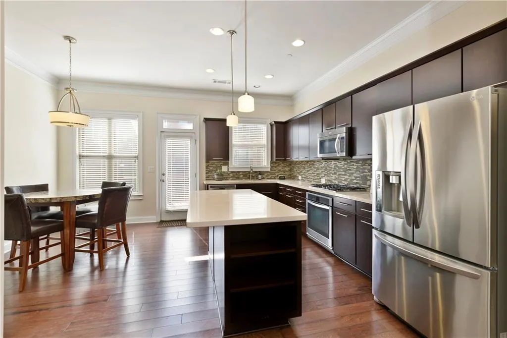 306 Alderwood Lane, Sandy Springs, Georgia 30328, 3 Bedrooms Bedrooms, ,3 BathroomsBathrooms,Residential,Sold,306 Alderwood Lane,6961699