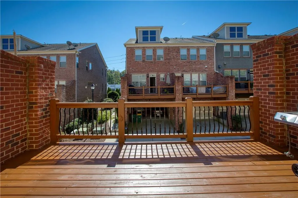 306 Alderwood Lane, Sandy Springs, Georgia 30328, 3 Bedrooms Bedrooms, ,3 BathroomsBathrooms,Residential,Sold,306 Alderwood Lane,6961699