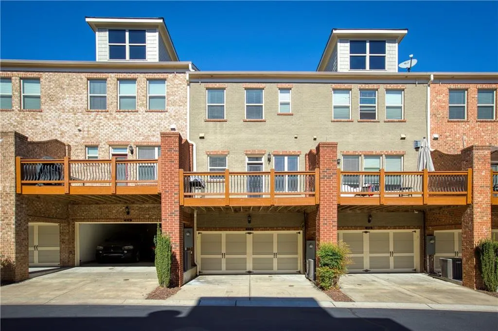 306 Alderwood Lane, Sandy Springs, Georgia 30328, 3 Bedrooms Bedrooms, ,3 BathroomsBathrooms,Residential,Sold,306 Alderwood Lane,6961699