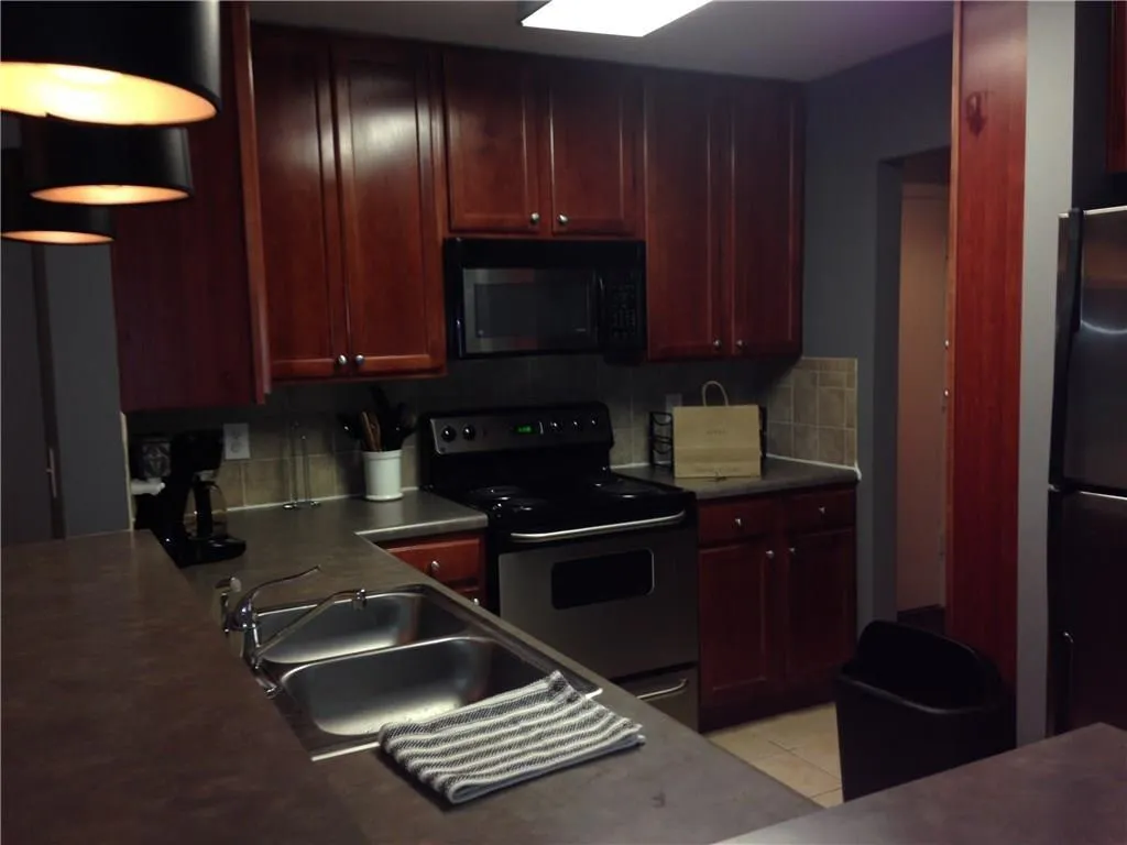3650 Ashford Dunwoody Unit 428, Brookhaven, Georgia 30319, 2 Bedrooms Bedrooms, ,1 BathroomBathrooms,Residential,Sold,3650 Ashford Dunwoody Unit 428,5781429