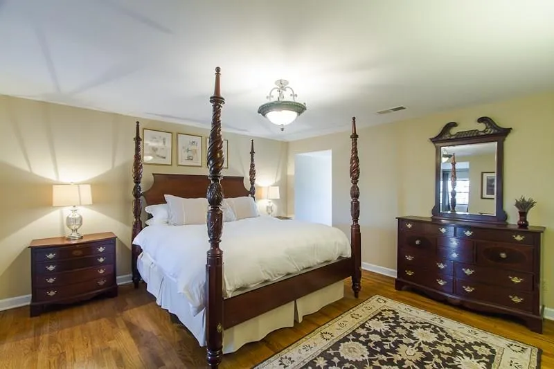 9220 Huntcliff Trace, Atlanta, Georgia 30350, 6 Bedrooms Bedrooms, ,3 BathroomsBathrooms,Residential,Sold,9220 Huntcliff Trace,5633040