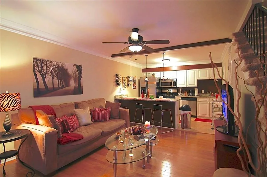 6980 Roswell Road Unit P1, Atlanta, Georgia 30328, 1 Bedroom Bedrooms, ,1 BathroomBathrooms,Residential,Sold,6980 Roswell Road Unit P1,5697236