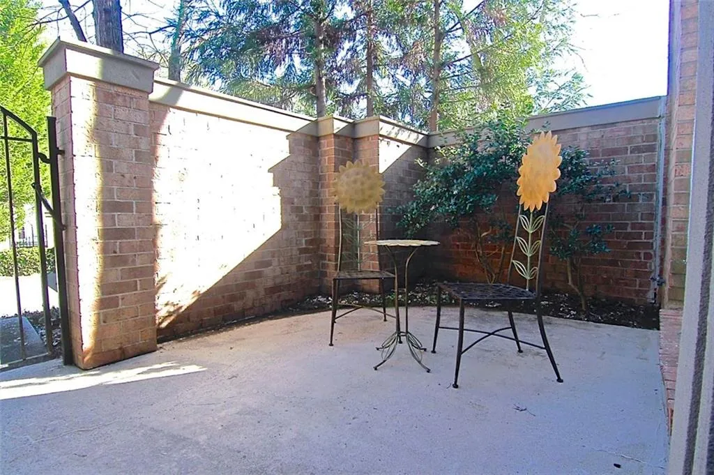 6980 Roswell Road Unit P1, Atlanta, Georgia 30328, 1 Bedroom Bedrooms, ,1 BathroomBathrooms,Residential,Sold,6980 Roswell Road Unit P1,5697236
