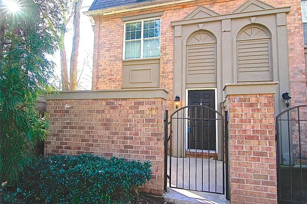 6980 Roswell Road Unit P1, Atlanta, Georgia 30328, 1 Bedroom Bedrooms, ,1 BathroomBathrooms,Residential,Sold,6980 Roswell Road Unit P1,5697236