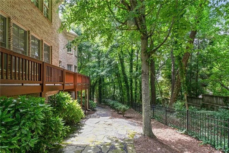 765 Estate Way Ne, Atlanta, Georgia 30319, 6 Bedrooms Bedrooms, ,6 BathroomsBathrooms,Residential,Sold,765 Estate Way Ne,7511893