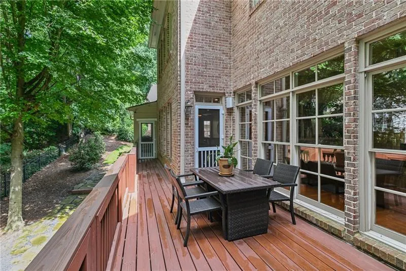 Off the kitchen area, perfect for entertaining deck area