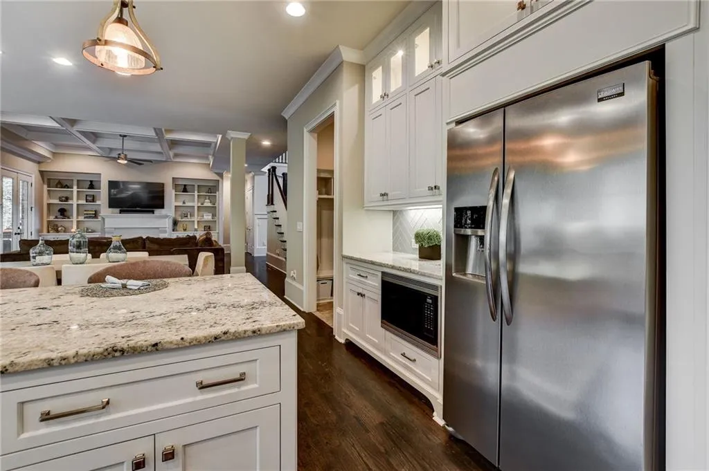 475 Belada Boulevard, Atlanta, Georgia 30342, 5 Bedrooms Bedrooms, ,4 BathroomsBathrooms,Residential,Sold,475 Belada Boulevard,6948173