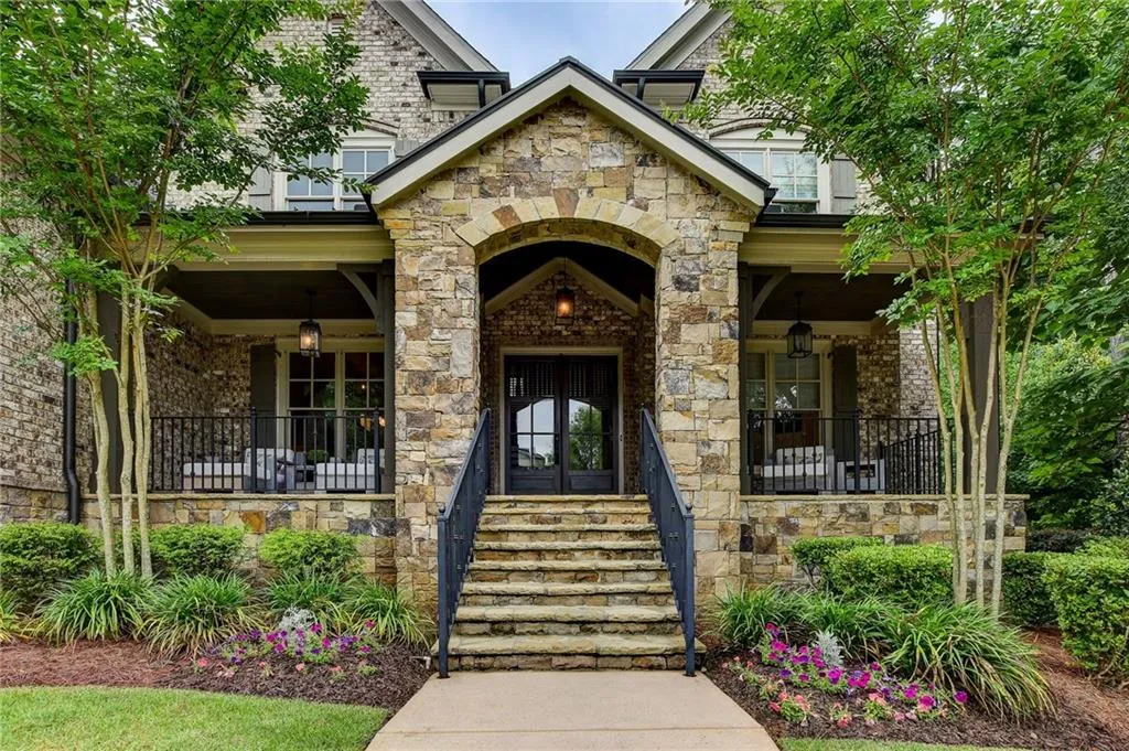 475 Belada Boulevard, Atlanta, Georgia 30342, 5 Bedrooms Bedrooms, ,4 BathroomsBathrooms,Residential,Sold,475 Belada Boulevard,6948173