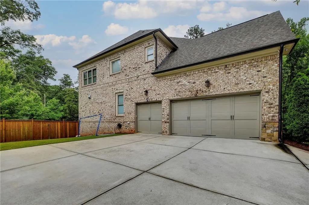 475 Belada Boulevard, Atlanta, Georgia 30342, 5 Bedrooms Bedrooms, ,4 BathroomsBathrooms,Residential,Sold,475 Belada Boulevard,6948173