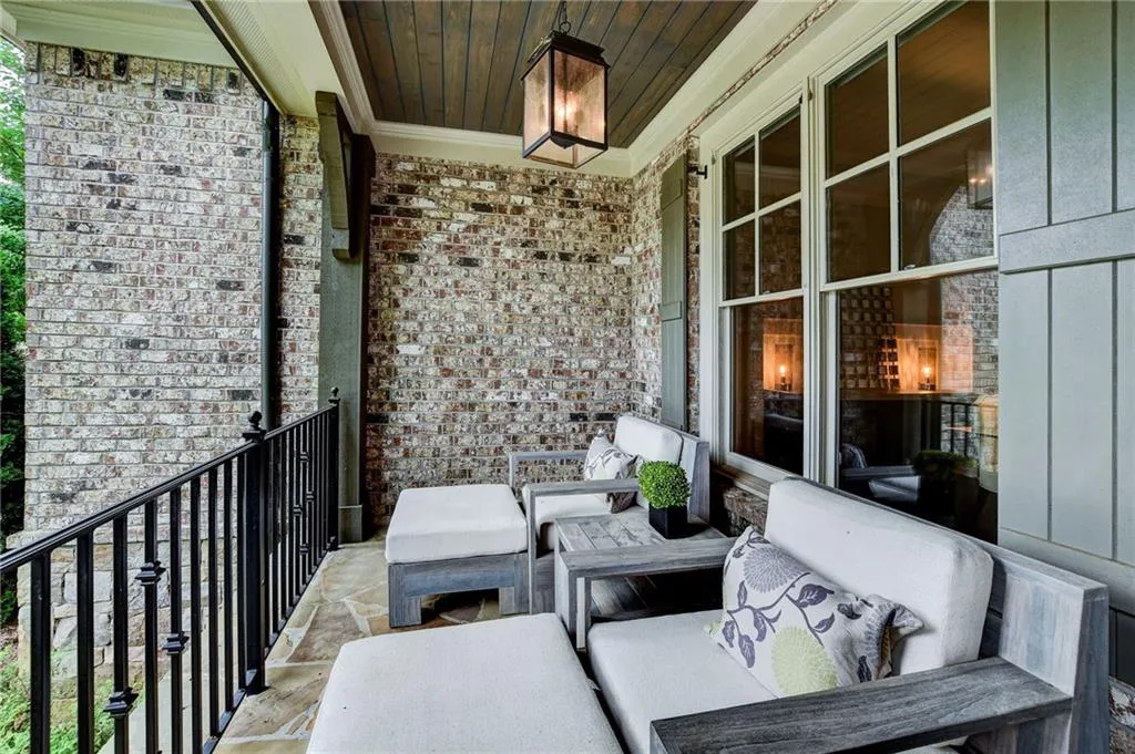 475 Belada Boulevard, Atlanta, Georgia 30342, 5 Bedrooms Bedrooms, ,4 BathroomsBathrooms,Residential,Sold,475 Belada Boulevard,6948173