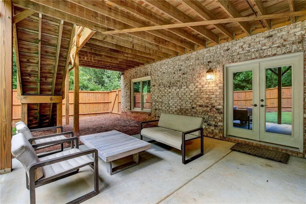 475 Belada Boulevard, Atlanta, Georgia 30342, 5 Bedrooms Bedrooms, ,4 BathroomsBathrooms,Residential,Sold,475 Belada Boulevard,6948173