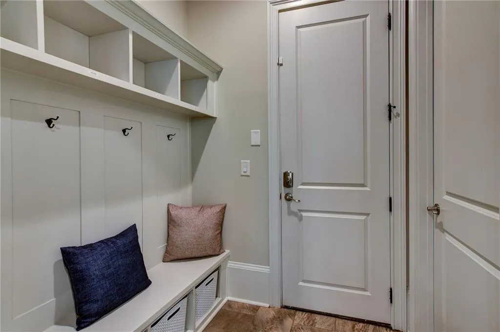 475 Belada Boulevard, Atlanta, Georgia 30342, 5 Bedrooms Bedrooms, ,4 BathroomsBathrooms,Residential,Sold,475 Belada Boulevard,6948173