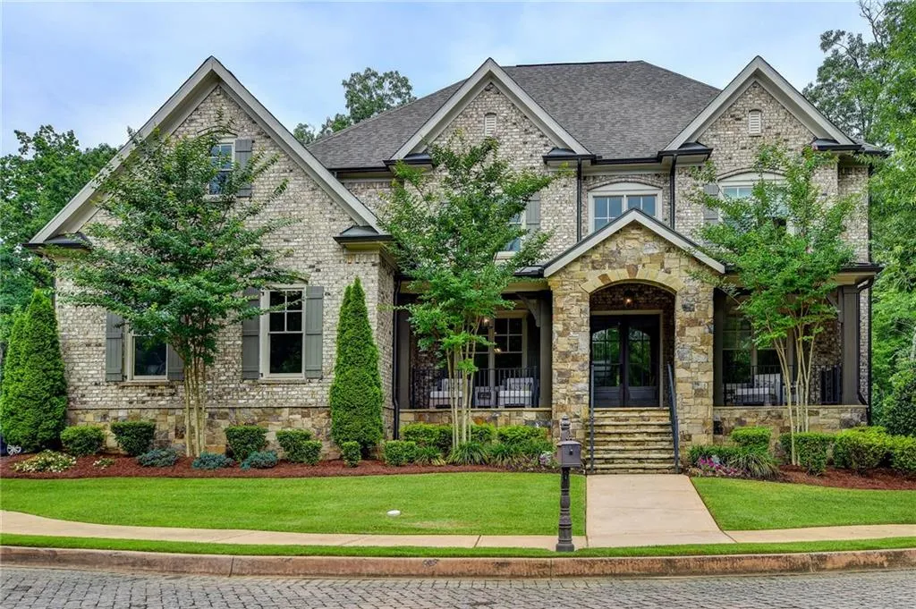 475 Belada Boulevard, Atlanta, Georgia 30342, 5 Bedrooms Bedrooms, ,4 BathroomsBathrooms,Residential,Sold,475 Belada Boulevard,6948173
