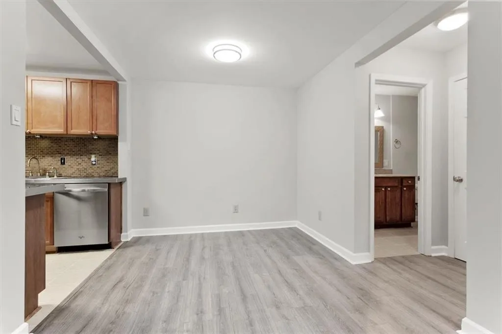3014 Wingate Way, Sandy Springs, Georgia 30350, 2 Bedrooms Bedrooms, ,2 BathroomsBathrooms,Residential,Sold,3014 Wingate Way,6948075