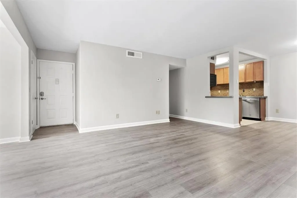 3014 Wingate Way, Sandy Springs, Georgia 30350, 2 Bedrooms Bedrooms, ,2 BathroomsBathrooms,Residential,Sold,3014 Wingate Way,6948075
