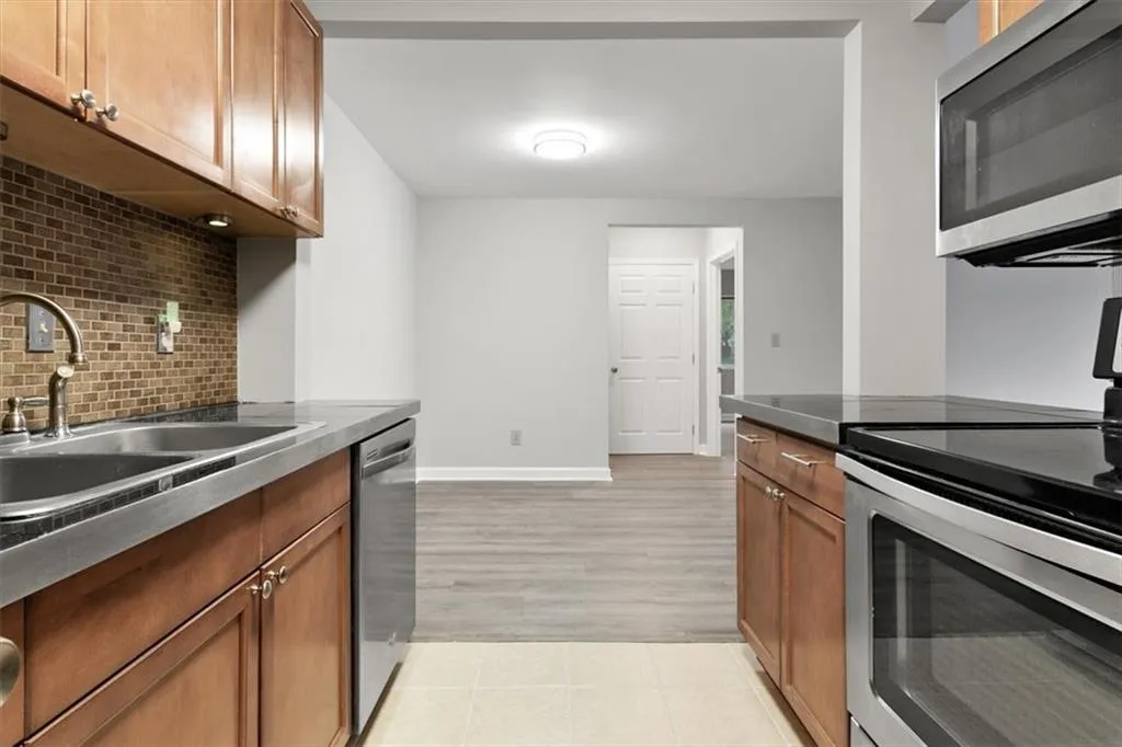 3014 Wingate Way, Sandy Springs, Georgia 30350, 2 Bedrooms Bedrooms, ,2 BathroomsBathrooms,Residential,Sold,3014 Wingate Way,6948075