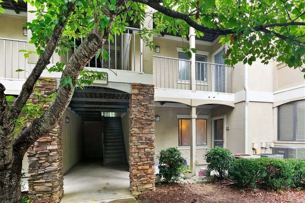 3014 Wingate Way, Sandy Springs, Georgia 30350, 2 Bedrooms Bedrooms, ,2 BathroomsBathrooms,Residential,Sold,3014 Wingate Way,6948075