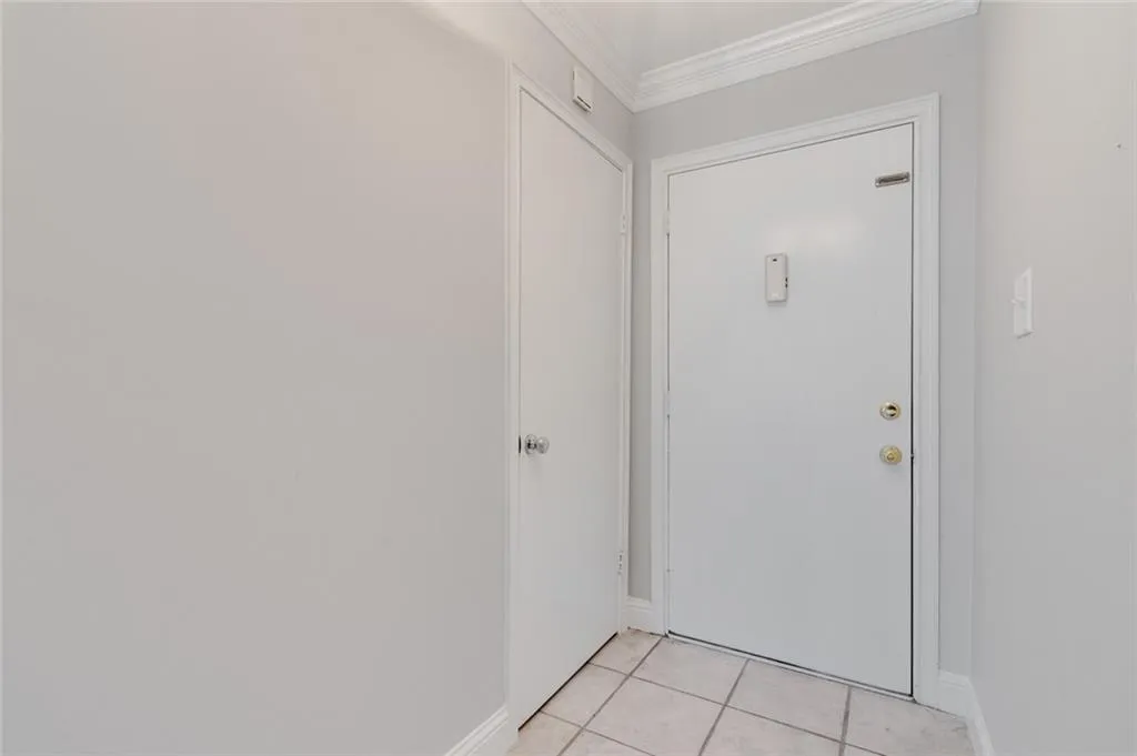 5400 Roswell Road Ne Unit B2, Sandy Springs, Georgia 30342, 1 Bedroom Bedrooms, ,1 BathroomBathrooms,Residential,Sold,5400 Roswell Road Ne Unit B2,7058297