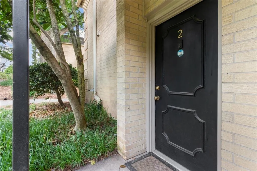 5400 Roswell Road Ne Unit B2, Sandy Springs, Georgia 30342, 1 Bedroom Bedrooms, ,1 BathroomBathrooms,Residential,Sold,5400 Roswell Road Ne Unit B2,7058297