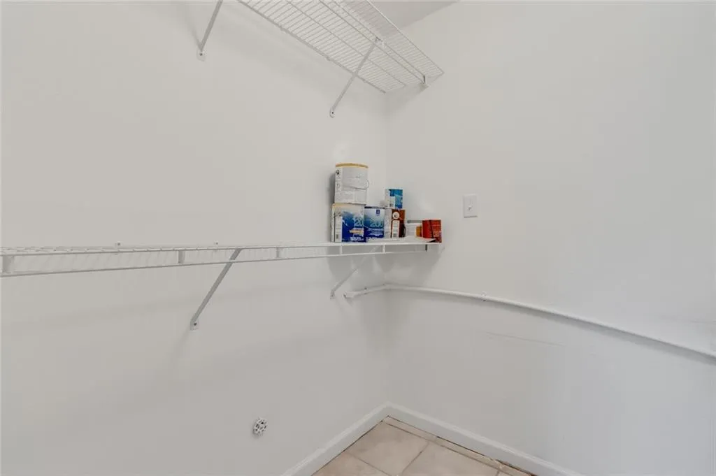 5400 Roswell Road Ne Unit B2, Sandy Springs, Georgia 30342, 1 Bedroom Bedrooms, ,1 BathroomBathrooms,Residential,Sold,5400 Roswell Road Ne Unit B2,7058297