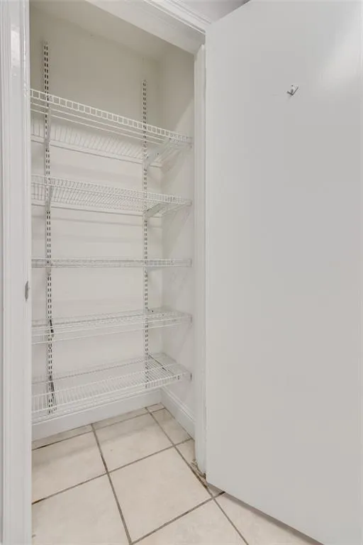 5400 Roswell Road Ne Unit B2, Sandy Springs, Georgia 30342, 1 Bedroom Bedrooms, ,1 BathroomBathrooms,Residential,Sold,5400 Roswell Road Ne Unit B2,7058297