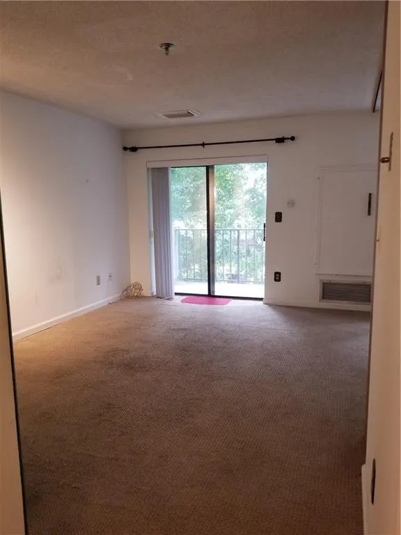 300 Johnson Ferry Road Ne Unit A406, Sandy Springs, Georgia 30328, 1 Bedroom Bedrooms, ,1 BathroomBathrooms,Residential,Sold,300 Johnson Ferry Road Ne Unit A406,6962762