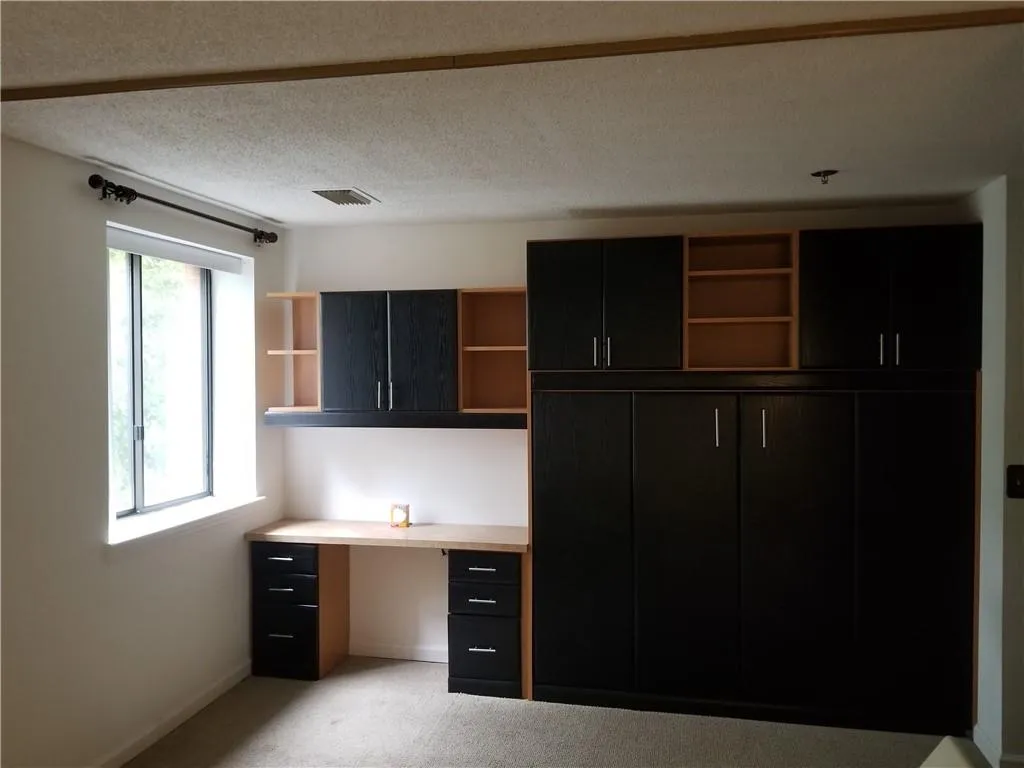 300 Johnson Ferry Road Ne Unit A406, Sandy Springs, Georgia 30328, 1 Bedroom Bedrooms, ,1 BathroomBathrooms,Residential,Sold,300 Johnson Ferry Road Ne Unit A406,6962762