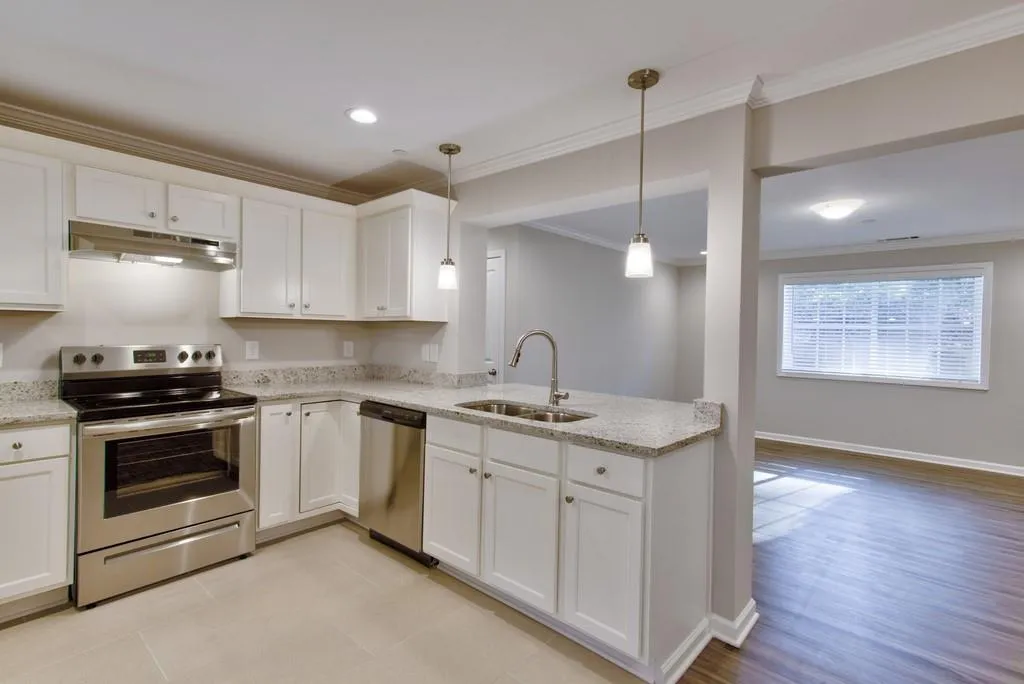 305 Winding River Drive Unit F, Sandy Springs, Georgia 30350, 3 Bedrooms Bedrooms, ,2 BathroomsBathrooms,Residential,Sold,305 Winding River Drive Unit F,6824827