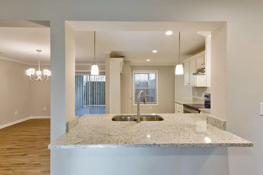 305 Winding River Drive Unit F, Sandy Springs, Georgia 30350, 3 Bedrooms Bedrooms, ,2 BathroomsBathrooms,Residential,Sold,305 Winding River Drive Unit F,6824827