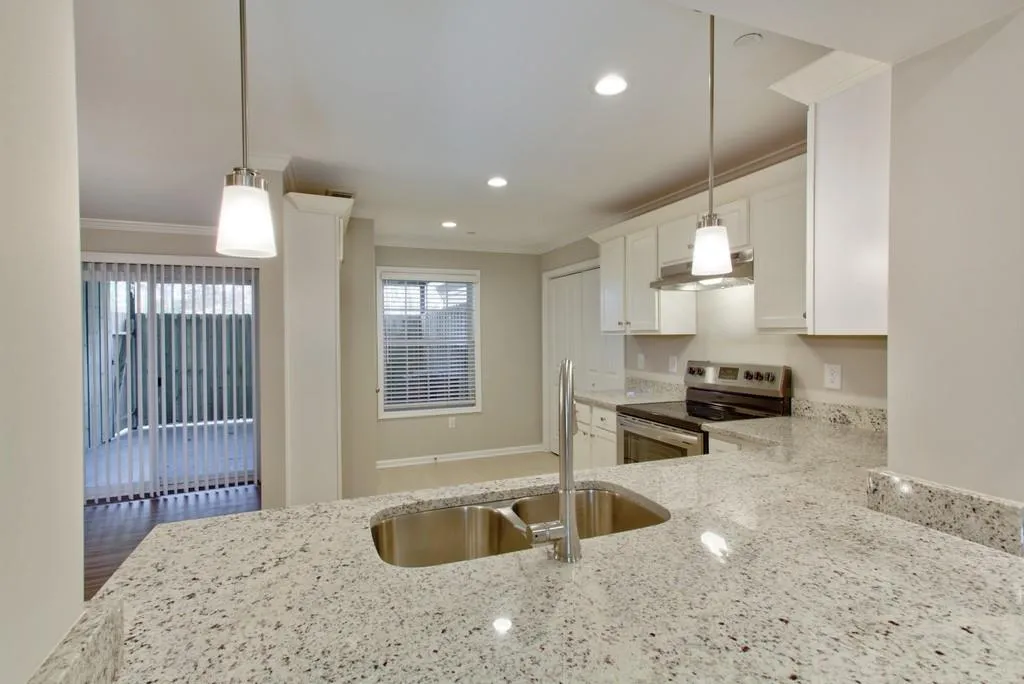 305 Winding River Drive Unit F, Sandy Springs, Georgia 30350, 3 Bedrooms Bedrooms, ,2 BathroomsBathrooms,Residential,Sold,305 Winding River Drive Unit F,6824827